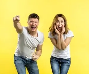 مرده مو های زنشو از ته زد | جیغ های دیوانه وار زن در خانه | ویدیو