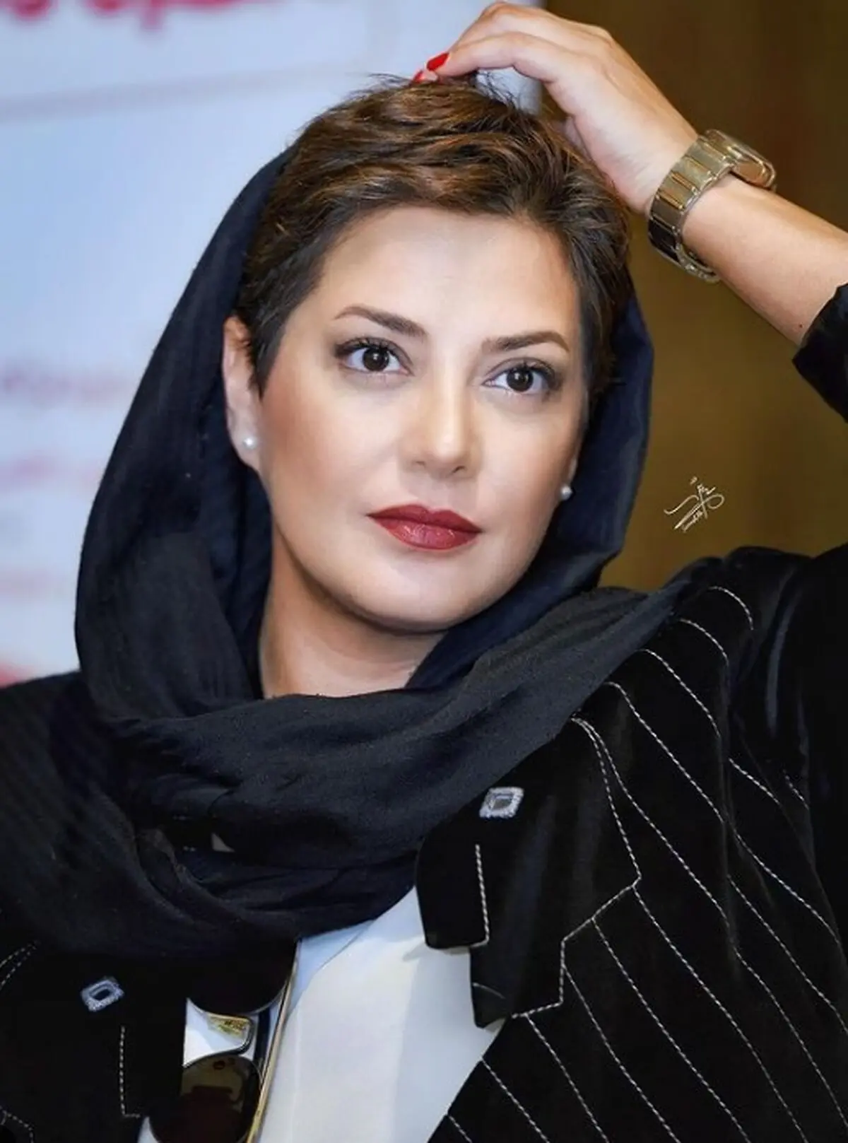 طناز طباطبایی