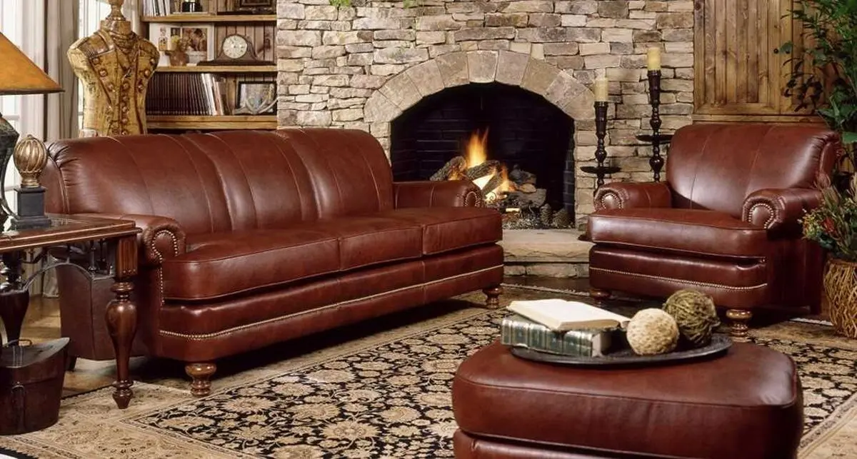 What-is-the-right-furniture-for-leather-furniture