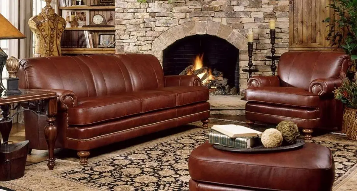 What-is-the-right-furniture-for-leather-furniture