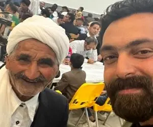 آواز محلی؛ پیرمرد یه ملت رو انگشت به دهن گذاشته با رقصش ادا واطوار داره برای خودش