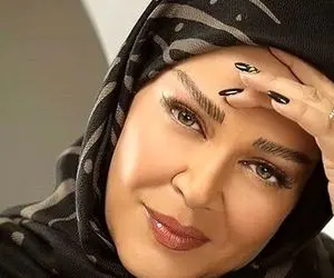 بهاره رهنما در بالکن ویلای لاکچری اش