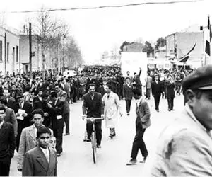 سوار ماشین زمان بشوید؛ تردد مرکب شیطان در پایتخت قاجار !