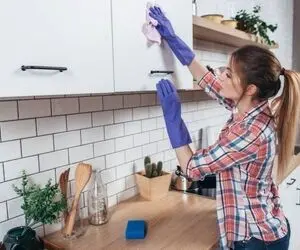 ترفندای خونگی واسه تمیز کردن کابینت ام دی اف؛ با این روش ها قلب خونتُ درخشان کن!  