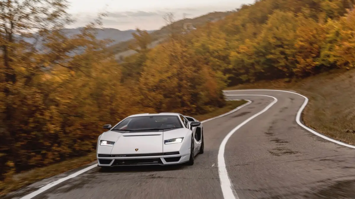 lamborghini-countach-lpi-800-4_100826651_h