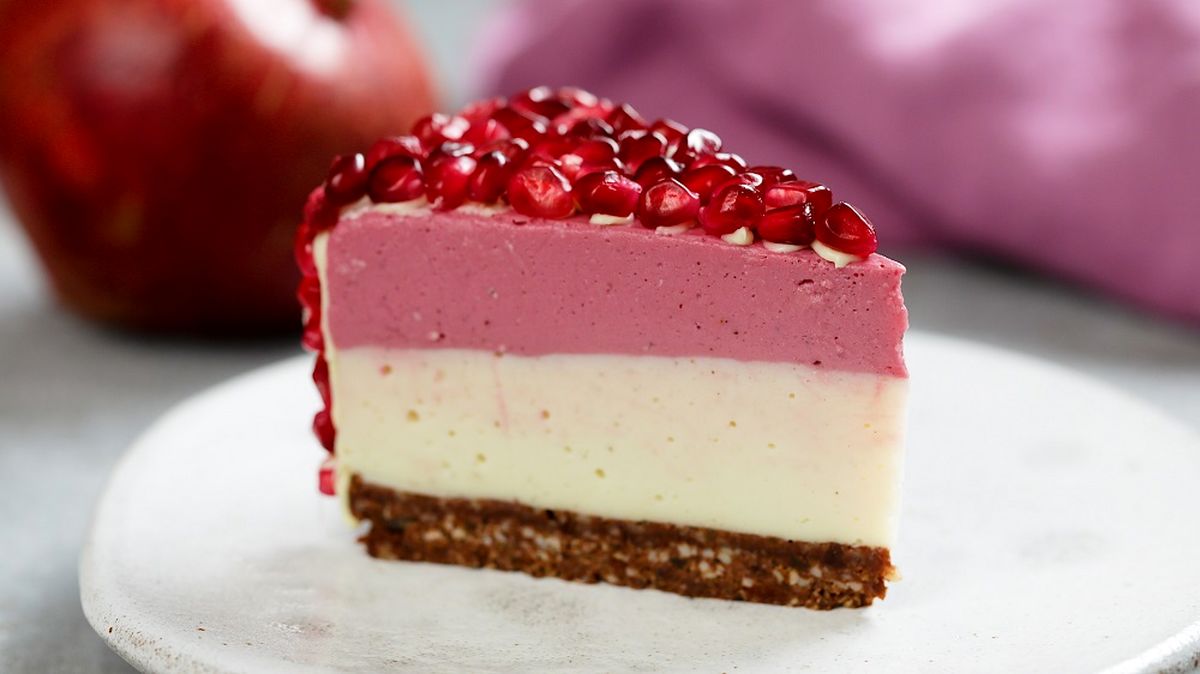 b7bdd3c6-vegan_pomegranate_cheesecake_l2