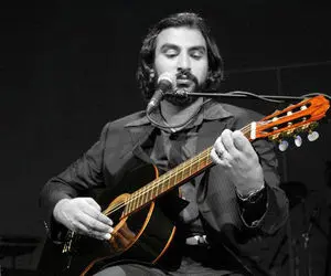 آواز بهشتی؛ وقتی ناصر عبداللهی توی کنسرتش ناصریا رو خوند تماشاچیا تا ته حنجره جیغ زدن