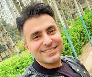 عکس و کپشن جالب علیرضا طلیسچی در ماشین لوکس!