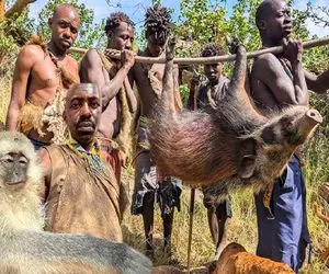 جنگجویان طبیعت؛ بربرهای برهنه دست پای گراز بستن انداختن تو آتیش زنده کباب شد