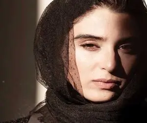 آناهیتا افشار استایل میزنه کل پرنسس موناکو میخوابه / دخی ساده سه در چهار شده آس فجر 