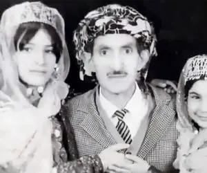 آواز محلی؛ دختر ماموستا حسن زیرک سرمزارش اشک میریزه و آهنگ پدرش رو گوش میده