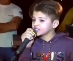 آواز جگرسوز؛ پسر فوکولی با حنجره ی طلا نباشی تو میمیرم خوند مجلسو با این سن دست گرفته