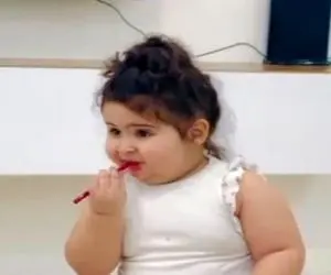 آواز شاد؛ دختربچه شکل موچیه بی هوا داشت میرقصید و عشوه میومد که لو رفت