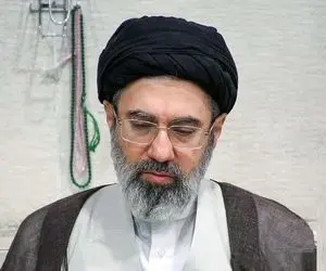 (عکس) آیت الله مجتبی خامنه ای رهبر جدید انقلاب در کنار فرزندانشان