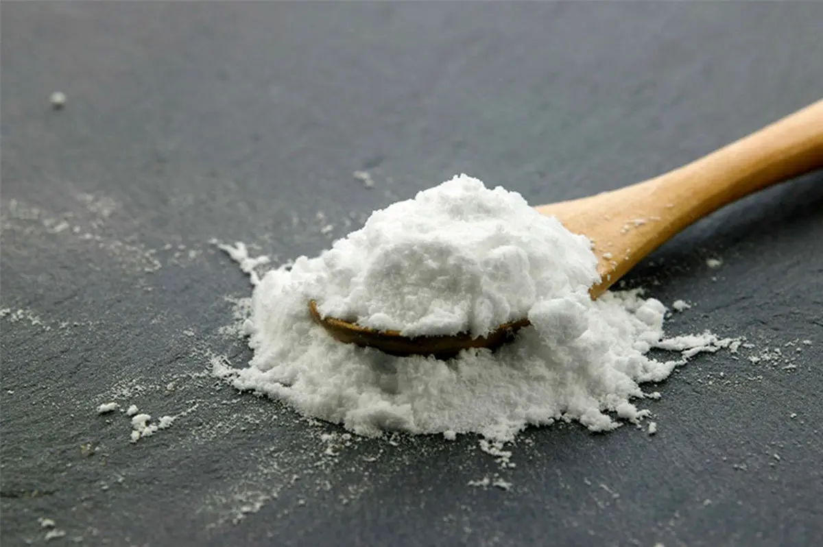 تمیز-کردن-سینی-با-جوش-شیرین