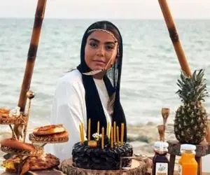 جشن تولد لاکچری و عجیب آزاده زارعی در جزیره!