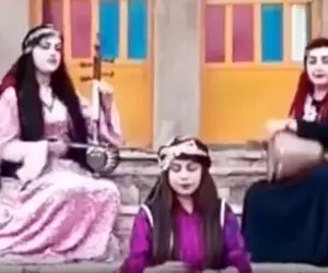 آواز محلی؛ قشنگترین ترانه لری که دیدم اینه با همخوانی بانوان و لباس اصیلشون به به