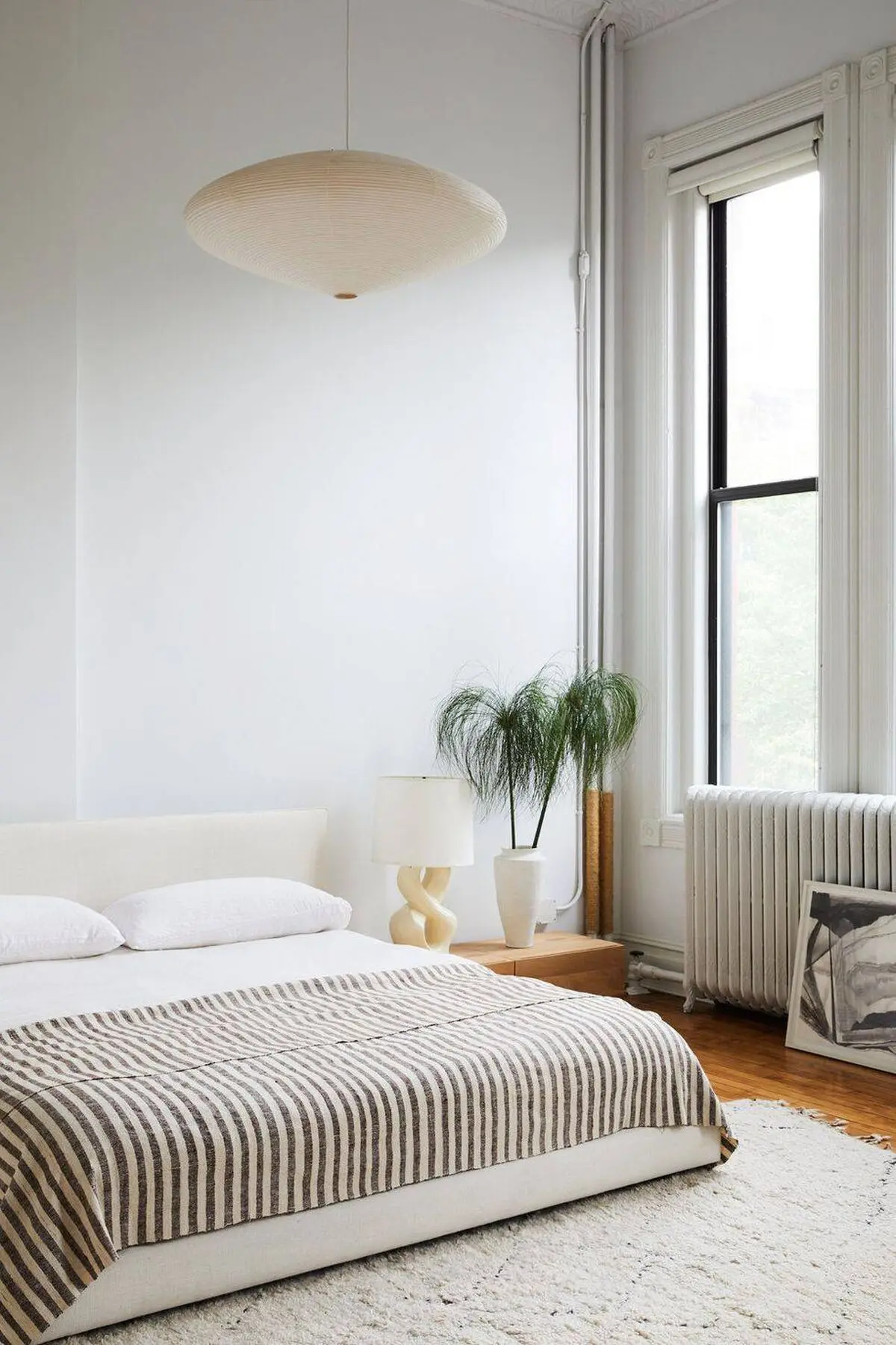 radiator-cover-ideas-williamsburg-schoolhouse-bedroom-master-008-1560287024