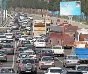 ترافیک سنگین در محور هراز؛ باران و مه در ارتفاعات فیروزکوه و چالوس