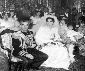 سفر به ایام قدیم؛ ولخرجی شب یلدای محمدرضا و فرح مخلوع زمانی که رعیت نان نداشت