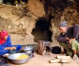 غذای عشایری ؛ طبخ غذایی لاکچری و شکیل در غار به دست زن و مردی که سن نوح دارند!
