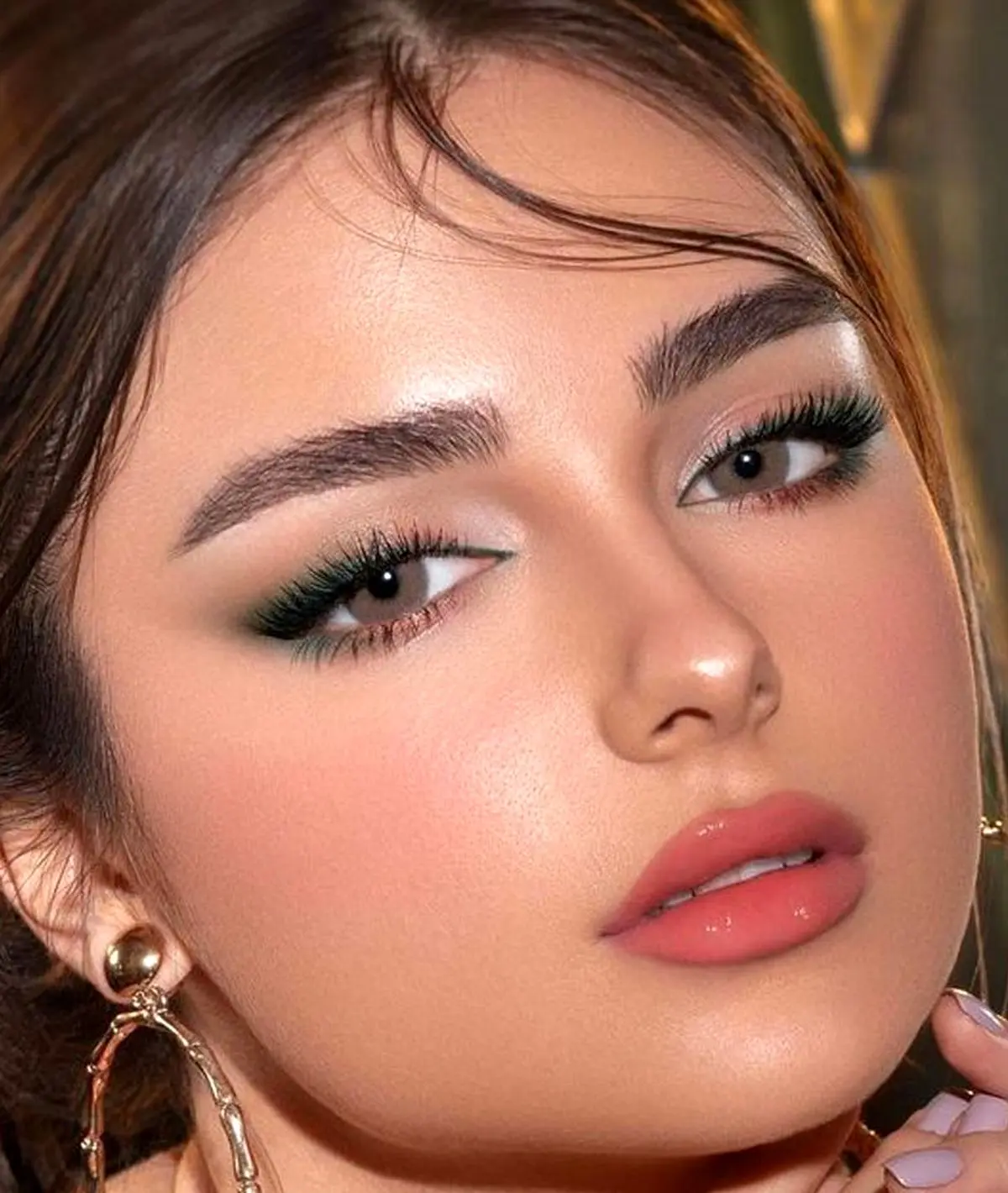 راهنمای گام به گام آرایش روزانه 2025؛ مناسب برای سرکار تا باشگاه و قرار عاشقانه