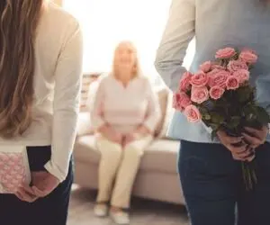 راهنمای خرید کادو؛ هدیه روز مادر و زن چی بخریم؟