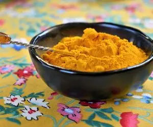 ترفندهای خانه داری؛ چجوری زردچوبه اصل رو از تقلبی تشخیص بدیم؟