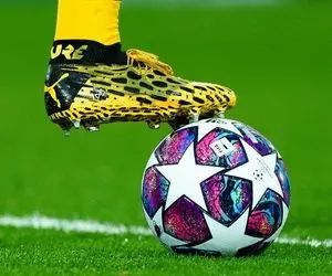 اتقاقی عجیب در تاریخ فوتبال؛ بازیکنی که 3 گل به خودی زد!