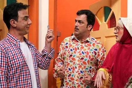 آواز شاد؛ عمو پورنگ و حامد آهنگی با رقص هندیشون شاهرخ خان رو مدیون خودشون کردن