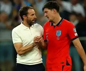 وقتی سرمربی انگلیس تمام قد پشت مگوایر درآمد