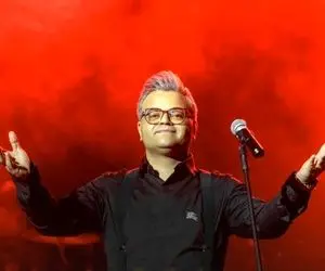 آواز شاد؛ رقص فوق العاده گروه اوتلار تو کنسرت تبریز افشین آذری که آی بری باخ میخونه