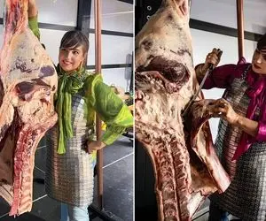 قصابی بی رحم؛ قصاب دختر ندیده بودم ترسو گذاشته تو جیبش لاشه حیوون رو  شرحه شرحه میکنه
