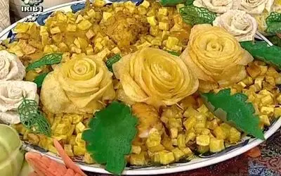 آشپزی حرفه ای؛ طرز تهیه مرغ ترش با سیب زمینی گل رز / ترفند های گرفتن بوی زهم مرغ
