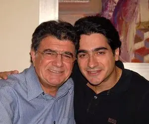 محمدرضا شجریان در کنار دیوار برلین پیش از فروپاشی