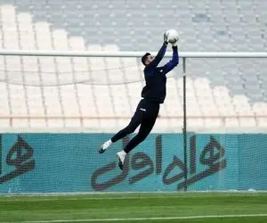 مظاهری جمع آبی‌ها را ترک کرد