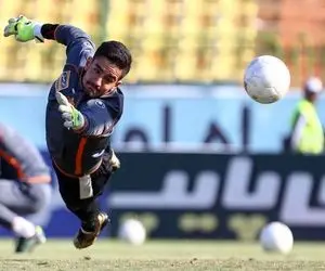 امیرحسین بیات به استقلال پیوست