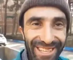 آواز شاد؛ رفتگر با استعداد یطوری آهنگ خواننده معروف خوند که آدم از اتمسفر خارج میشه