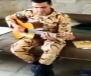 آواز احساسی؛ سرباز خوش صدا با بغض سنگین آهای عشق خوشگلم خوند با اشکاش دلت آتیش میگیره