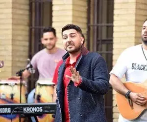 آواز هنرمندانه؛ محمدرضا غفاری با چشمای پر از بغض چه دلبرانه میخونه ملت رفتن تو دیوار