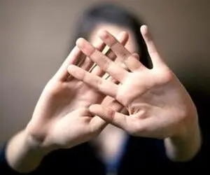 آار به 2 دختر در سوپر مارکت