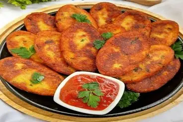 آموزش آشپزی؛ کوکو سیب زمینی با جذب روغن کم و بافت پفکی