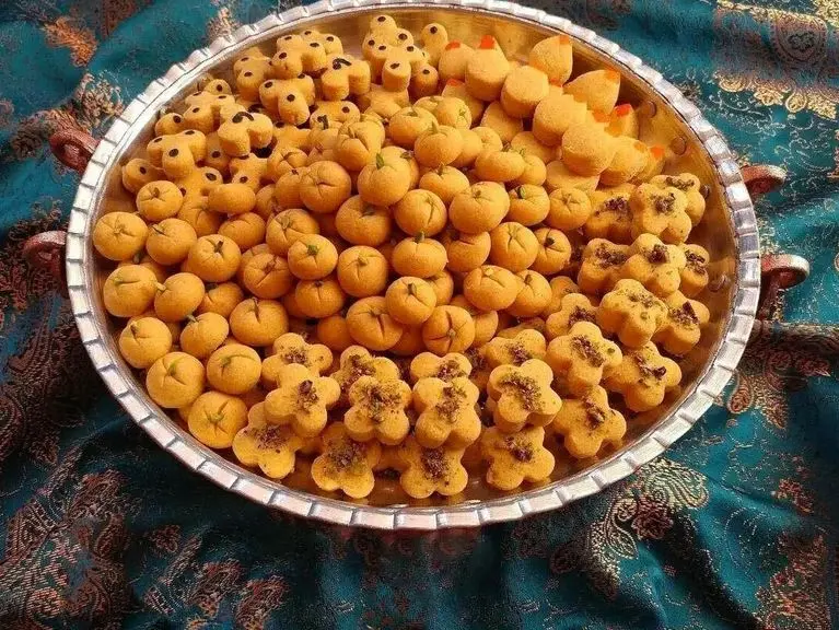 آموزش آشپزی؛ طرز تهیه شیرینی نخودچی با همه فوت و فن هاش