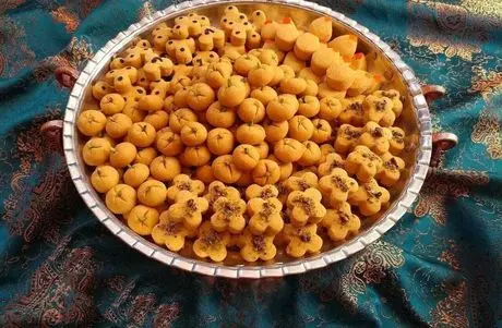 آموزش آشپزی؛ طرز تهیه شیرینی نخودچی با همه فوت و فن هاش