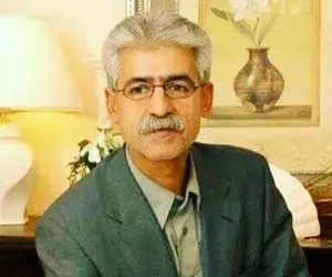 آواز محلی؛ ناصر رزازی رو مبل سلطنتی خونه لوکسش نشسته میخونه صداش تو دنیا تکرار نمیشه