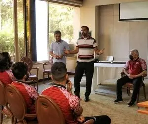 جدایی بی‌سر و صدای فیروز کریمی از تراکتور!