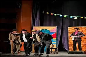 آواز شاد؛ آقاهه رو راه نمیدن آذری برقصه جاش هندل میزنه خود کفا رقص میره کِر خندس