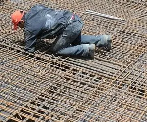 کارگران زیر بار افزایش 20 درصدی حقوق نمی روند