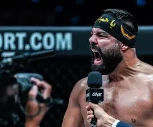 ویدیو کامل مبارزه 2 دقیقه ای امیر علی اکبری با حریف کانادایی