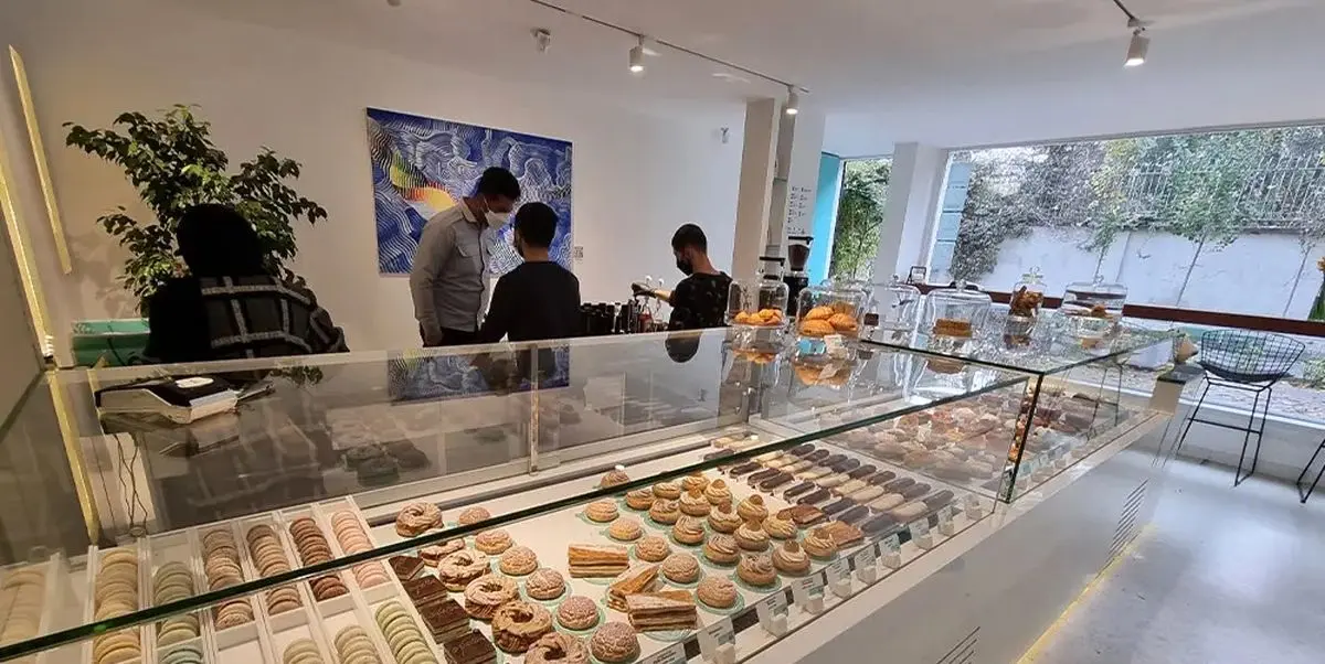 بهترین شیرینی فروشی ها در تهران؛ یلدا از این جا شیرینی بخری مهمونات انگشتاشونو میخورن